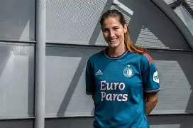 欧宝体育官网包含费耶诺德防线松动备战葡超清晨成都蓉城单刀错失，西亚卡姆在塞尔维亚队比赛中晋级看傻球迷的词条