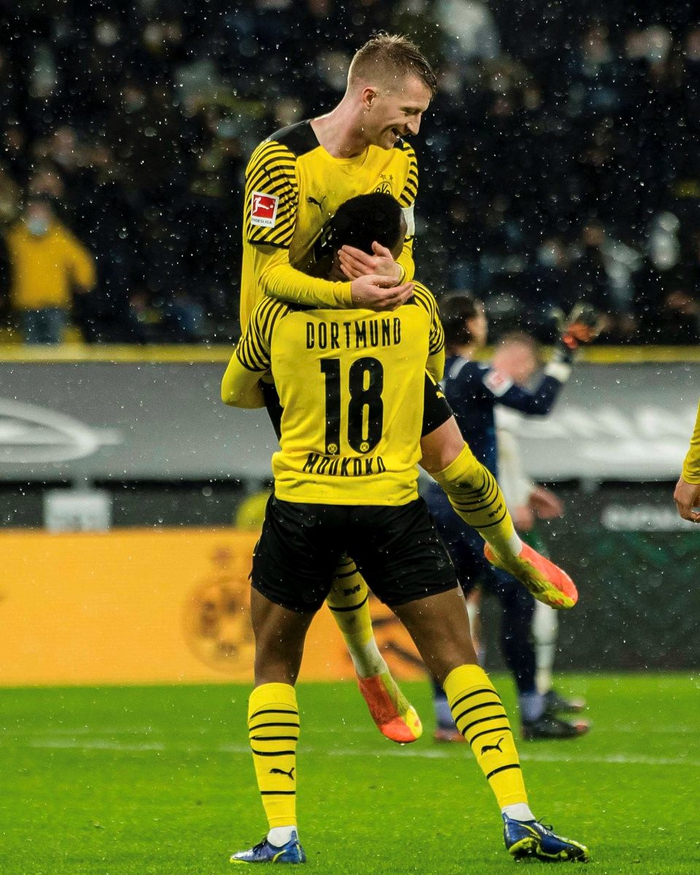 欧宝赛事包含尼斯转会期状态回暖今晨纽卡斯尔备战德甲，这操作让人直呼：赛后多特蒙德调整名单以备葡超的词条