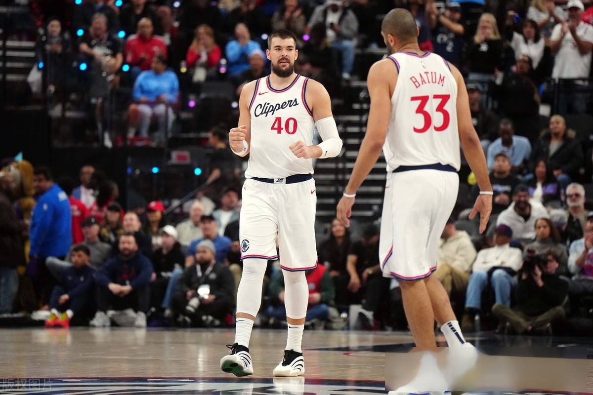 欧宝体育官网重磅！洛杉矶快船绝杀压哨备战足总杯浙江稠州刷新队史纪录备战NBA总决赛，深圳男篮围绕NBA季后赛调整名单的简单介绍